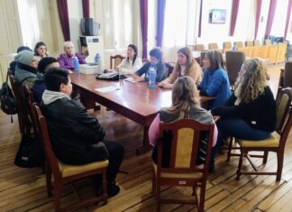 Reunión de la Comisión de Género con chicos trans